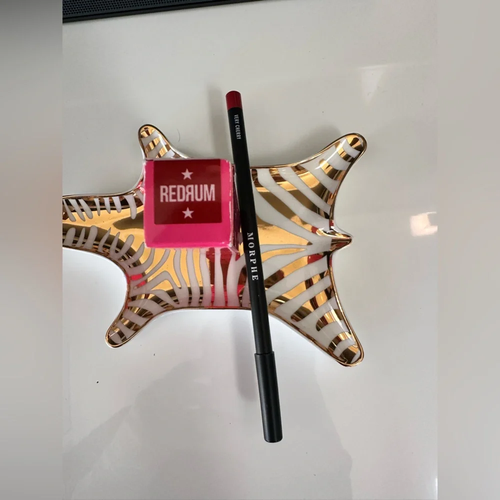 JEFREE STAR VELOUR LIQUID LIPSTICK REDRUM AND MORPHY LIP LINER IN VERY CHERRY